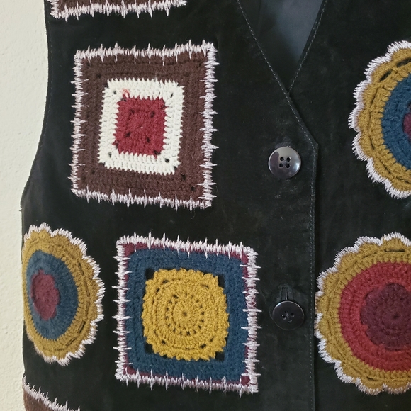 M Vintage 1990's Leather Suede Crochet Black Vest - Picture 7 of 8